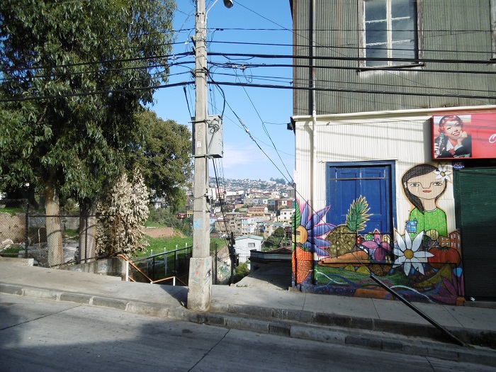 Unterwegs zum Palacio Baburizza. Graffitis finden sich überall.