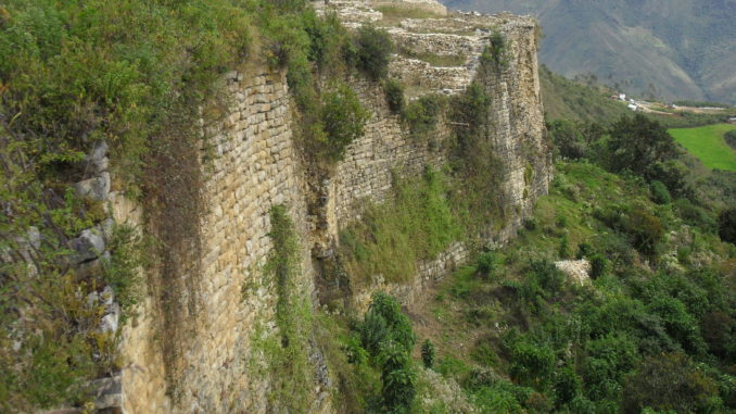 Backpacking Peru - Festung Kuelap