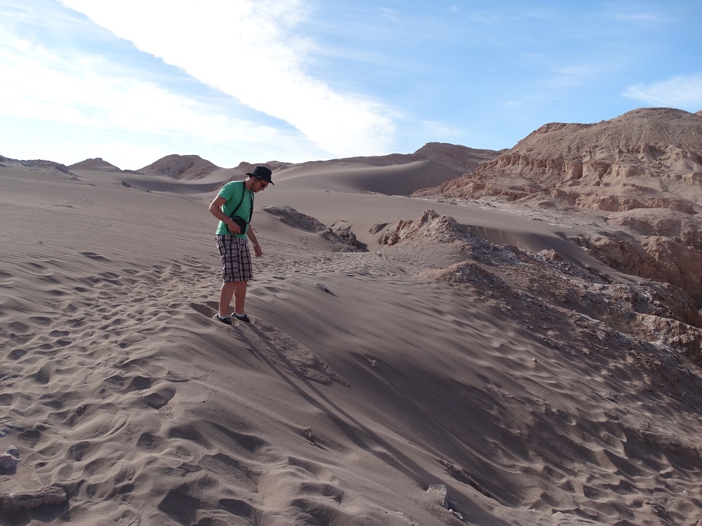 Eine der zahlreichen schwarzen Sanddünen im Valle de la Luna