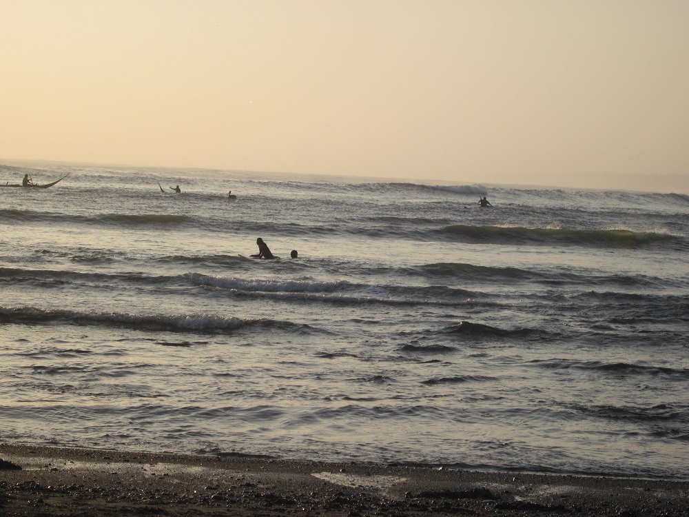Huanchaco trujillo peru surfer