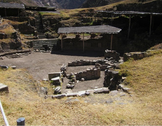 chavin de huantar runder platz