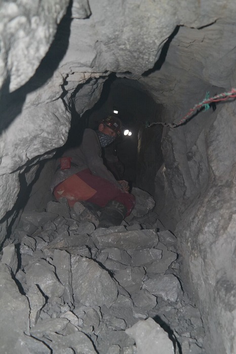 In der SIlbermine Potosí - ein Minero bei der Arbeit.