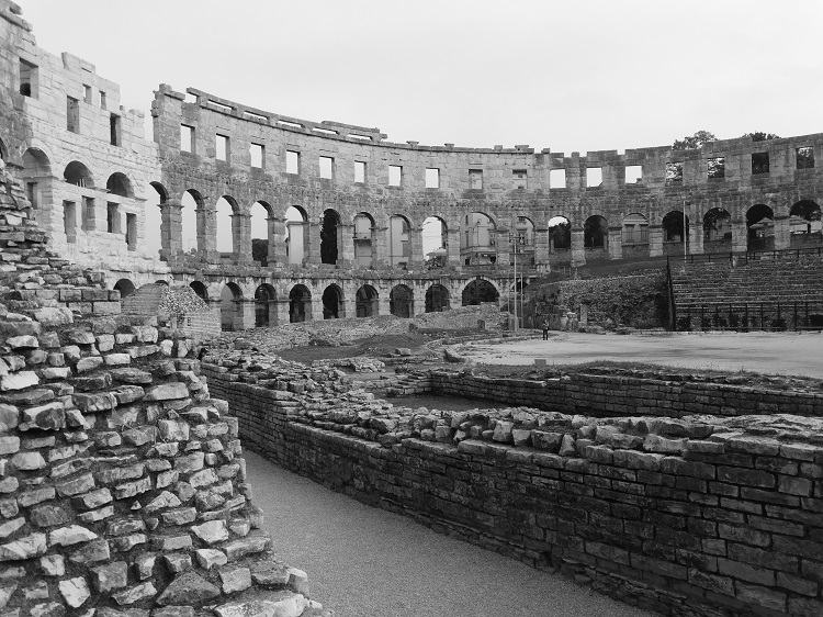 Sehenswürdigkeiten Kroatien Amphitheater Pula